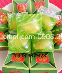 Làm bánh phu thê dừa