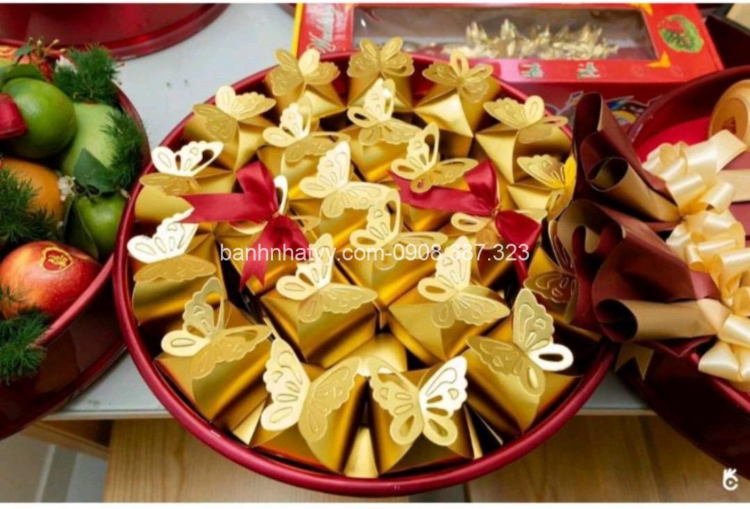 50 bánh phu thê dừa hộp bướm vàng 50 bánh phu thê dừa hộp bướm vàng