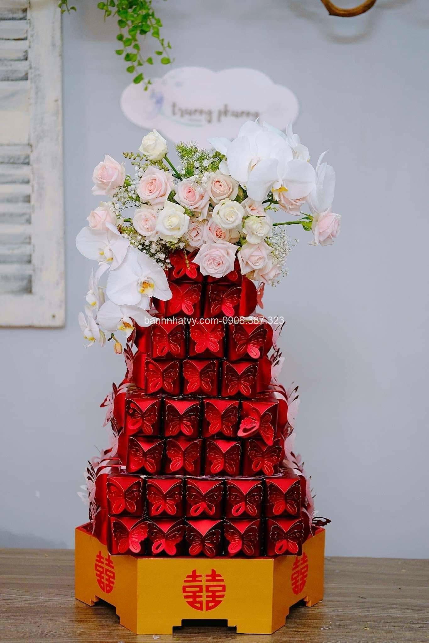 105 bánh phu thê dừa hộp bướm đỏ 50gr 105 bánh phu thê dừa hộp bướm đỏ 50gr